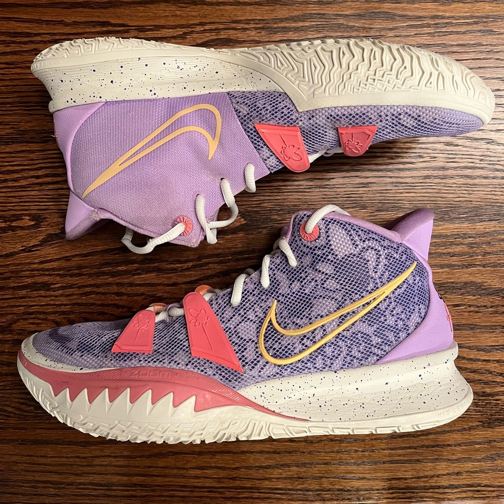 Nike Kyrie 7